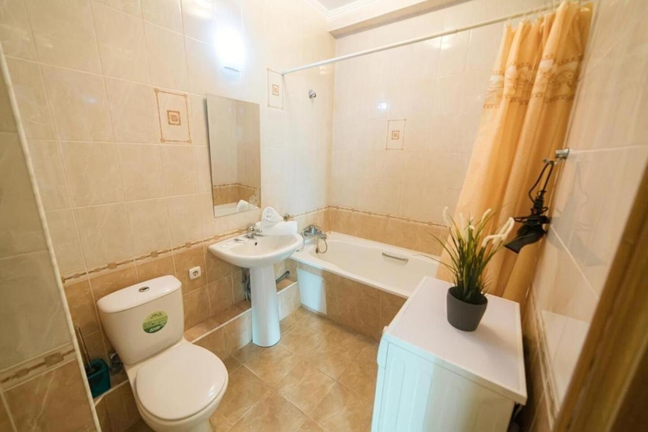 Ferienwohnung Manica Mega Towers Almaty Exterior foto
